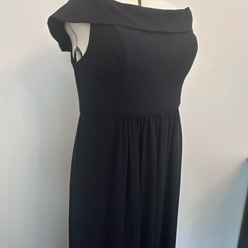 NWT Adrianna Papell long Navy evening dress Size 16.